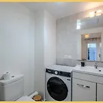 아파트 L'hermitage I T2 I *